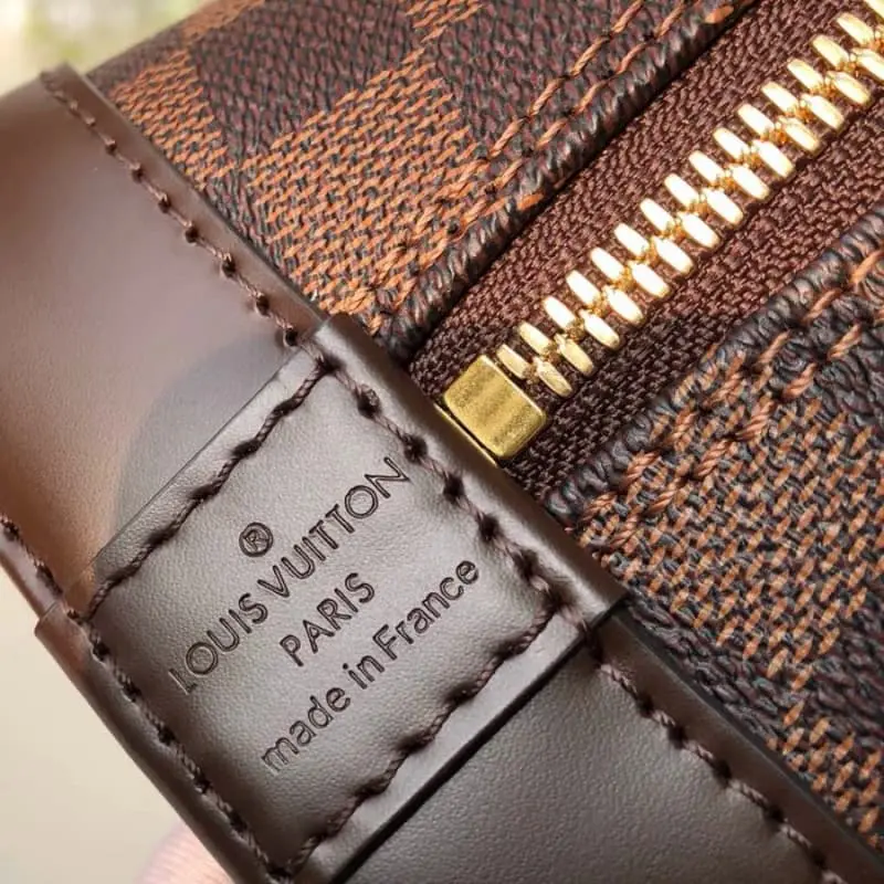 M41221 25x19x12cm High Quality Bags - Image 6