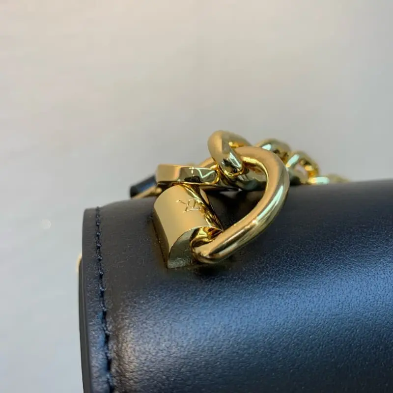 M57648 S1 23x17x9cm High Quality Bags - Image 6