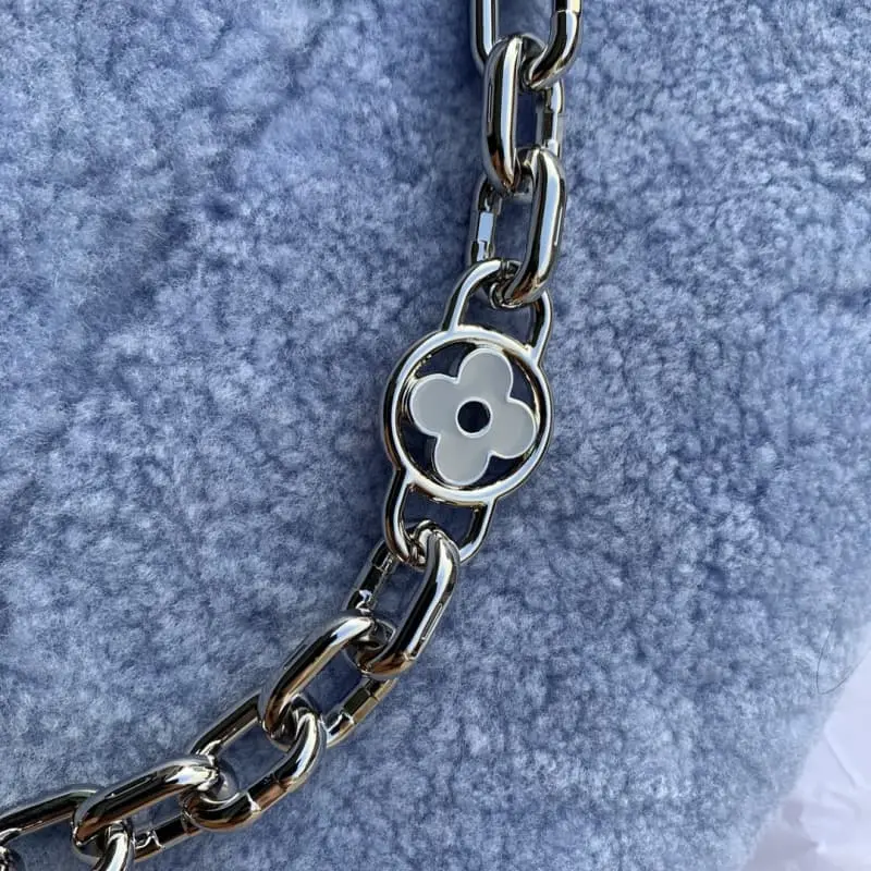 M21040 23x17x9.5cm High Quality Bags - Image 6