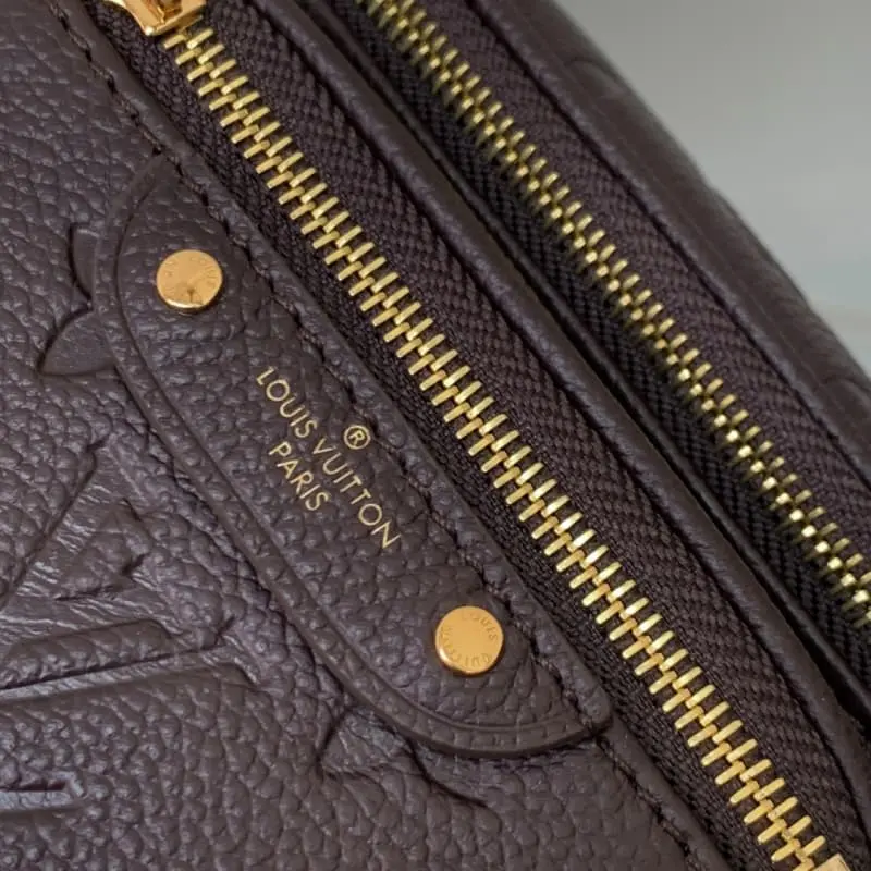 M13827 17x12x9.5cm High Quality Bags - Image 6