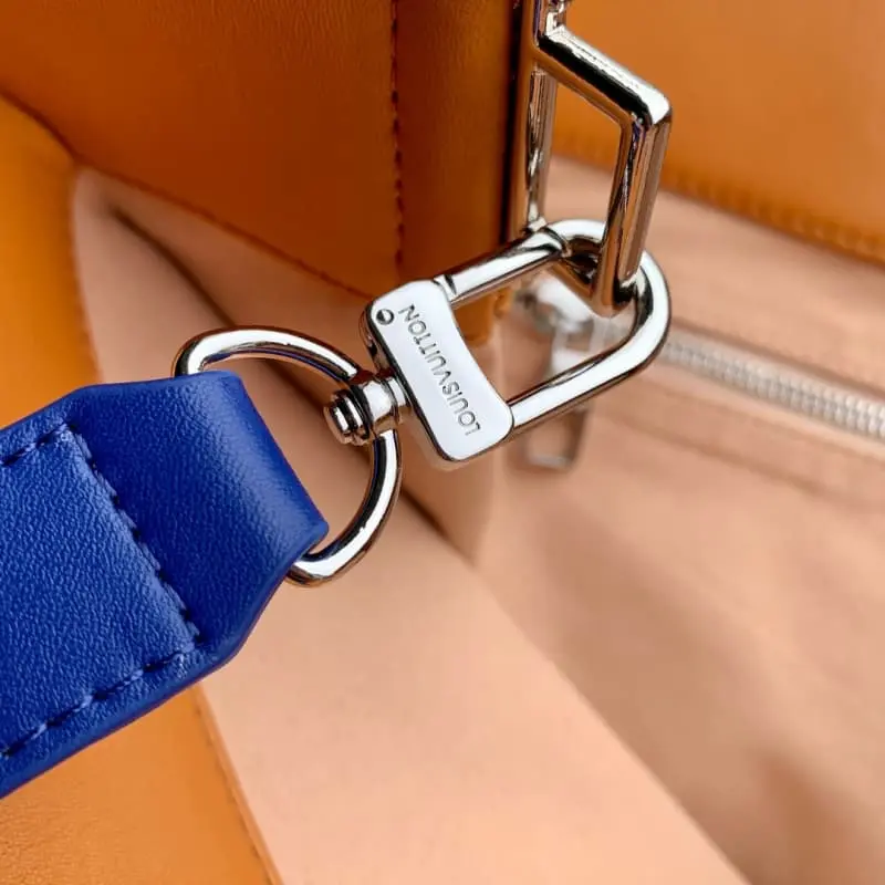 M24457 40x32x16cm High Quality Bags - Image 5