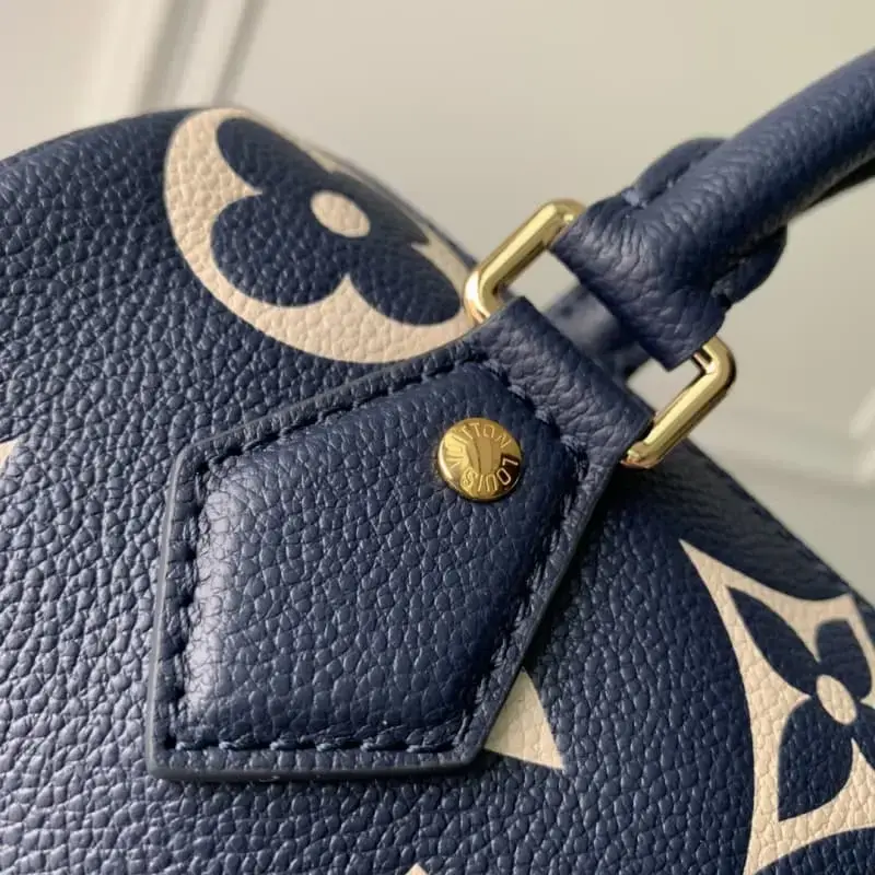 M47048 20.5x13.5x12cm High Quality Bags - Image 6