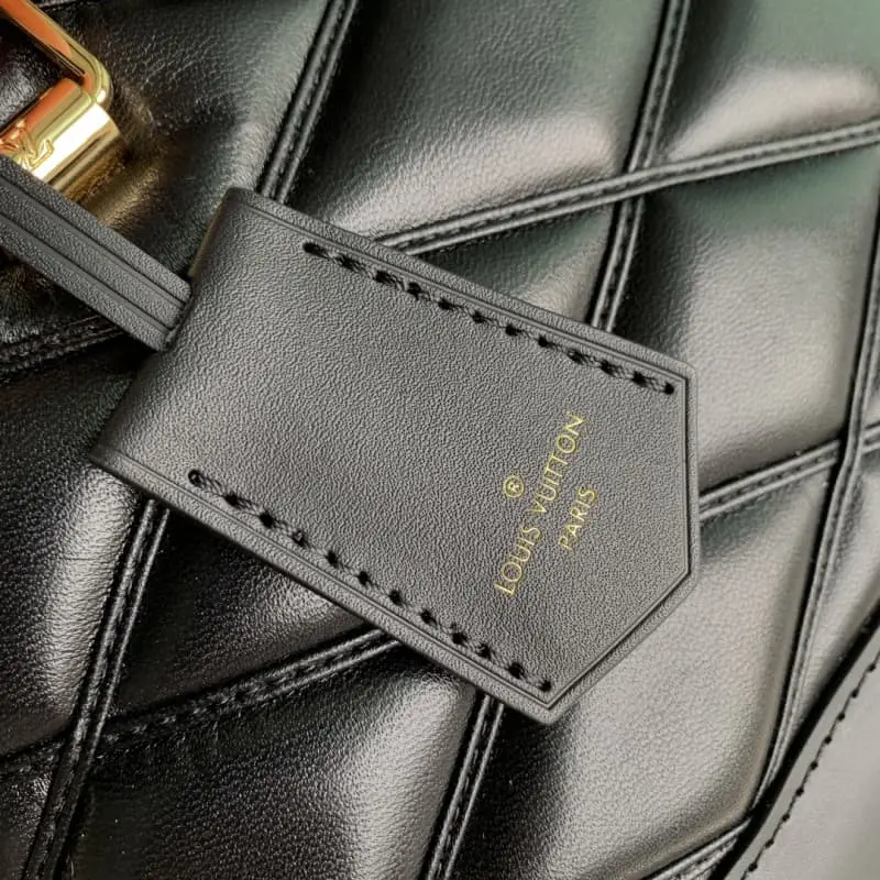 M23666 S4 23.5x17.5x11.5cm High Quality Bags - Image 6