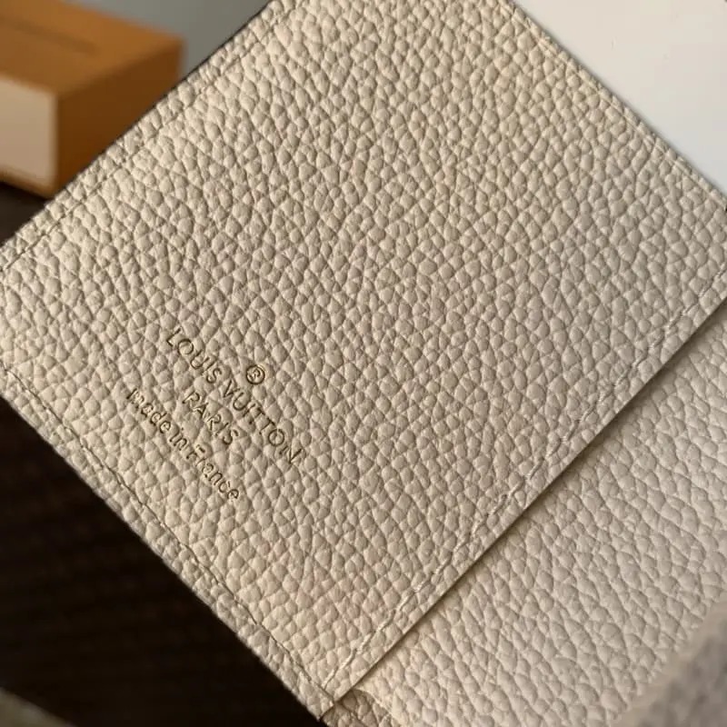 M81071 White (embossed) 11.5x8.5x4cm High Quality Bags - Image 6