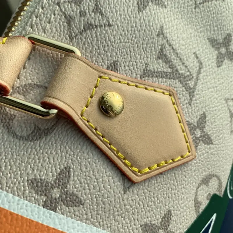 M46749 25x19x15cm High Quality Bags - Image 6