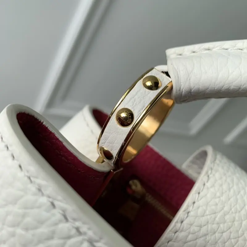 M22122 White 21x14x8cm High Quality Bags - Image 7