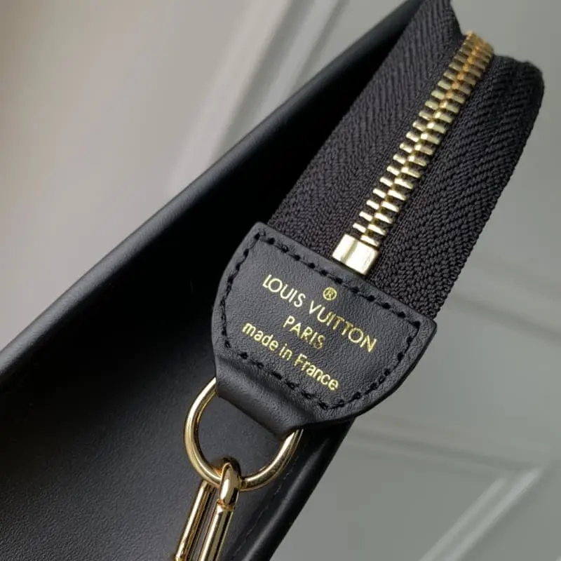 M82521 25x20x5.5cm High Quality Bags - Image 6