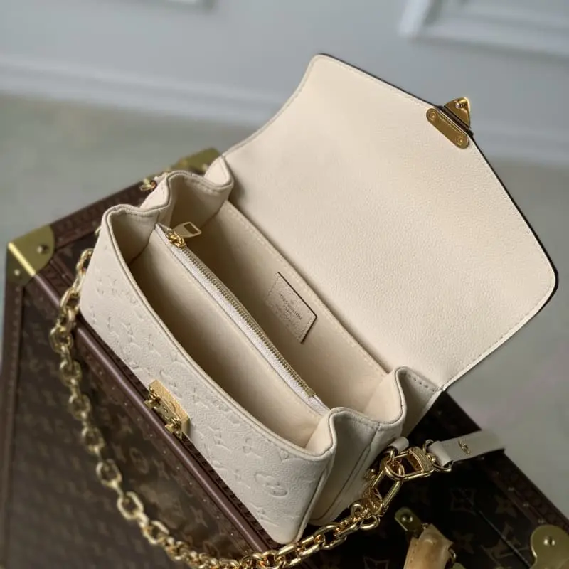 M22942 21.5x13.5x6cm High Quality Bags - Image 6