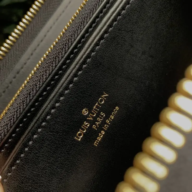 M82233 19.5x10.5x2.5cm High Quality Bags - Image 5