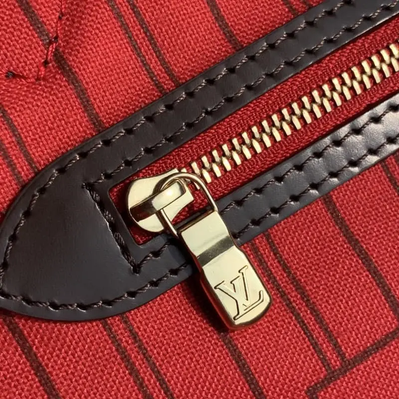 N41359 Red 29x21x12cm High Quality Bags - Image 5