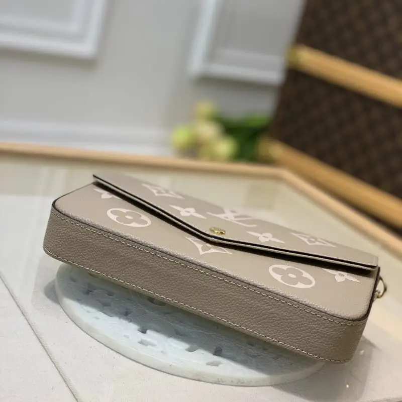 M69977 21x12x3cm High Quality Bags - Image 3