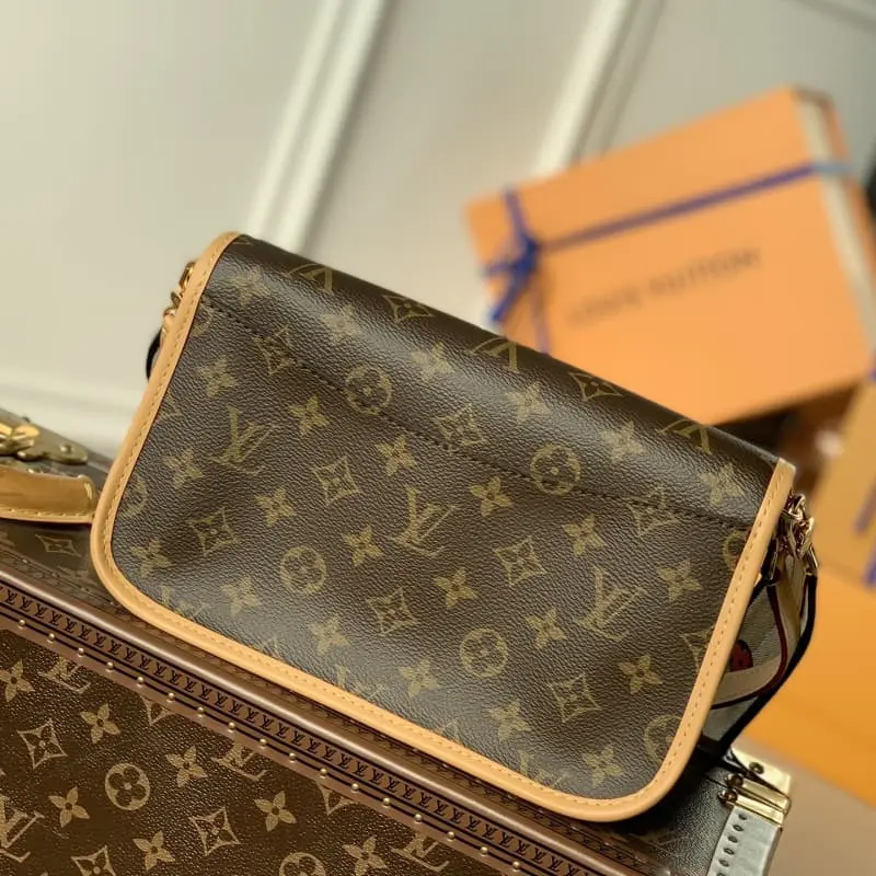 M46049 25x9x15cm High Quality Bags - Image 6