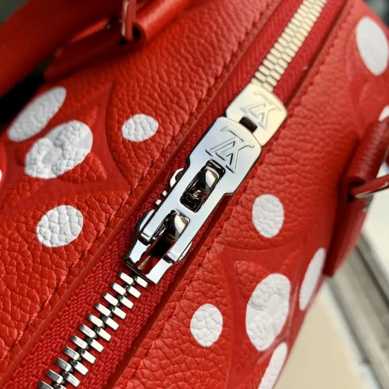 M46411 20.5x13.5x12cm High Quality Bags - Image 6