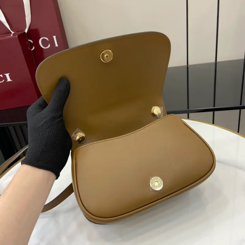 815700 CM 1 High-Quality Bags - Image 7