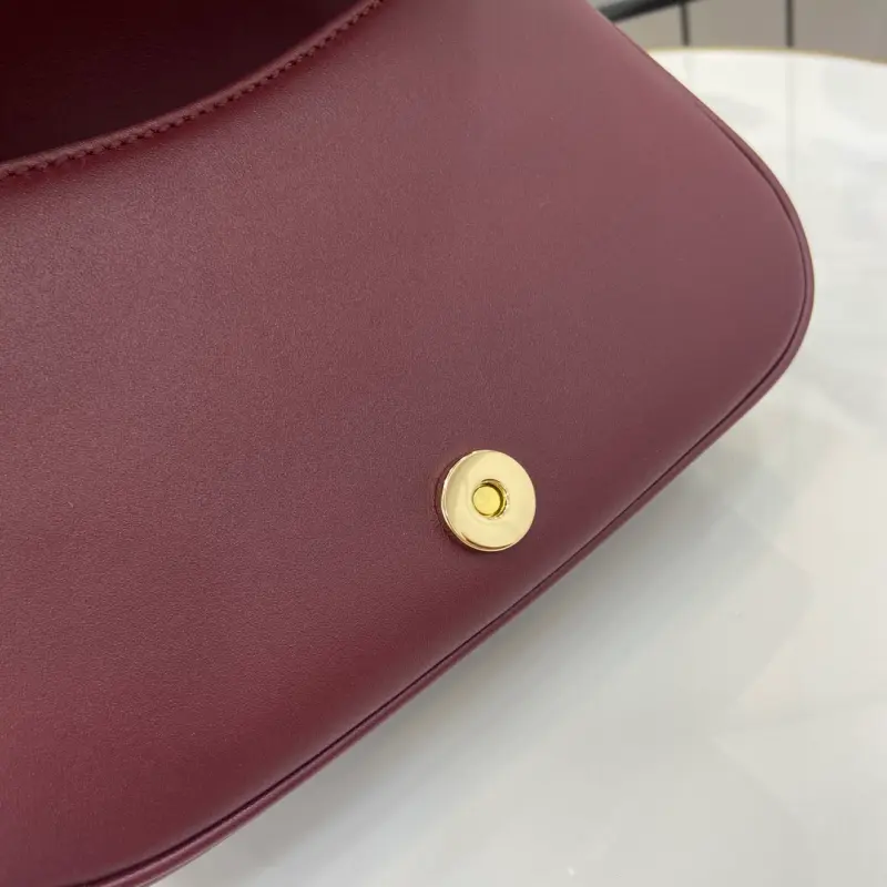 815700 CM 3 High-Quality Bags - Image 7