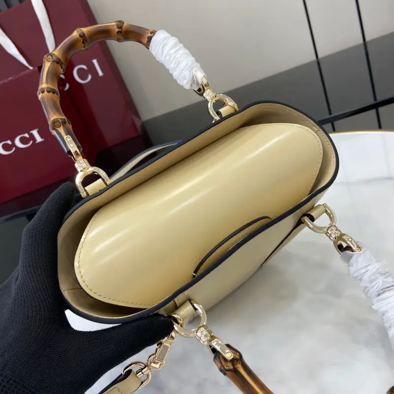 805832 CM 5 High-Quality Bags - Image 8