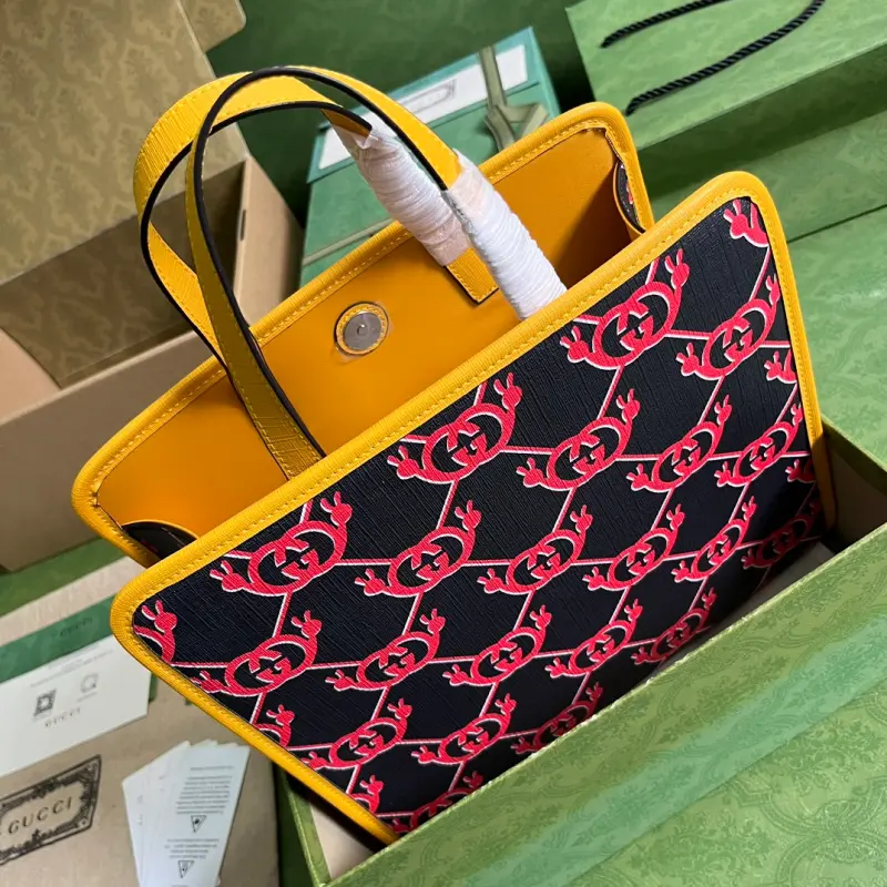 605614 CM 6 High-Quality Bags - Image 6