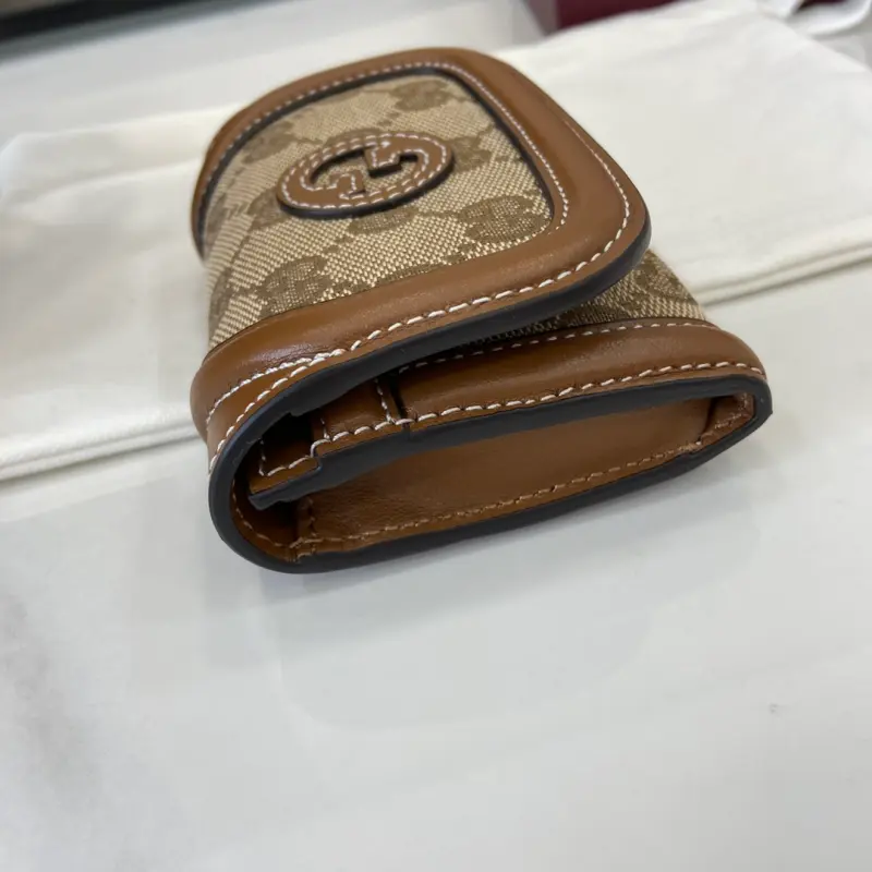 818811 CM 1 High-Quality Bags - Image 6