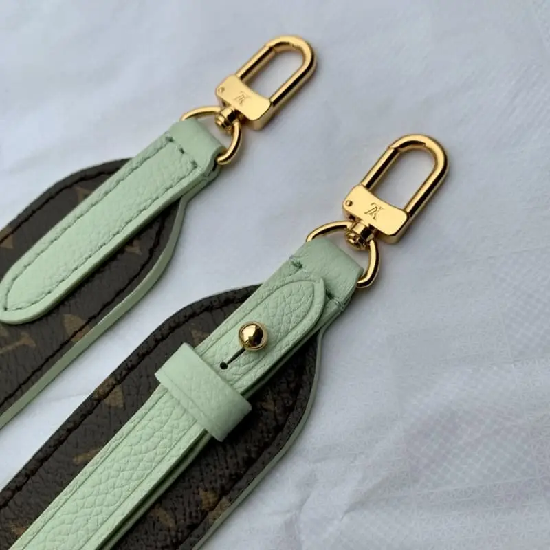 M24605 18x12.5x11cm High Quality Bags - Image 10