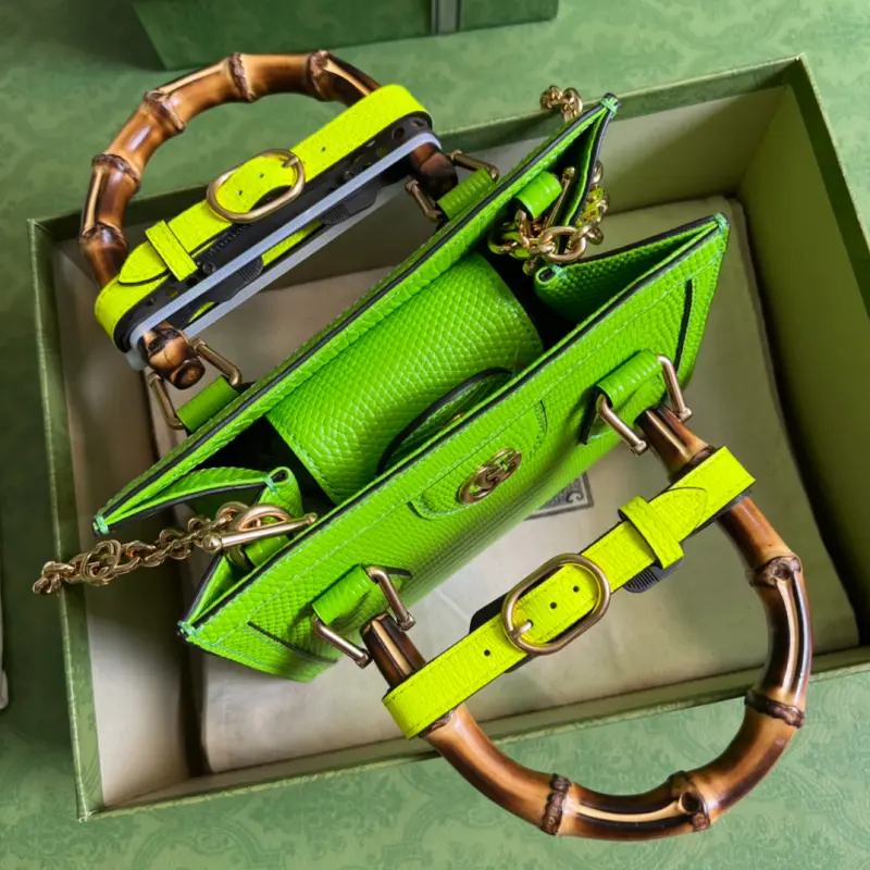 675800 CM 4 High-Quality Bags - Image 6