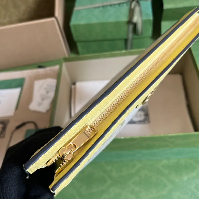 625549 CM 3 High-Quality Bags - Image 6