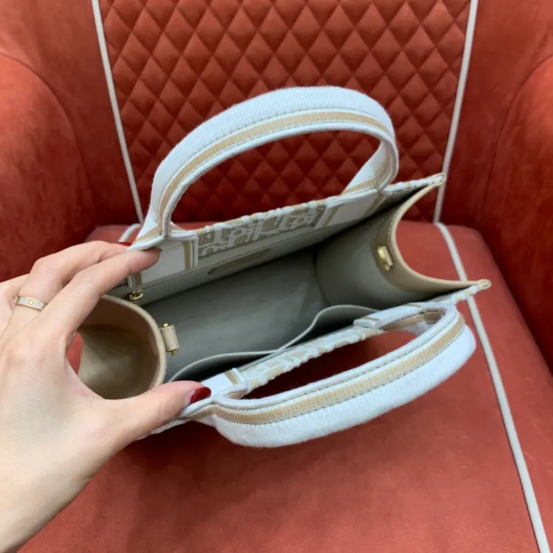 ML249 2 High Quality Bags - Image 10