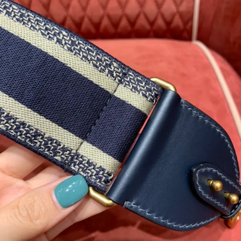 ML213 1 High Quality Bags - Image 3