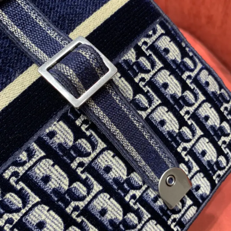 ML193 3 High Quality Bags - Image 6