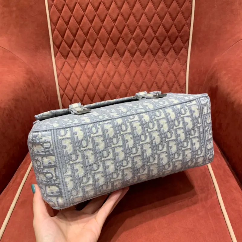 ML193 2 High Quality Bags - Image 6