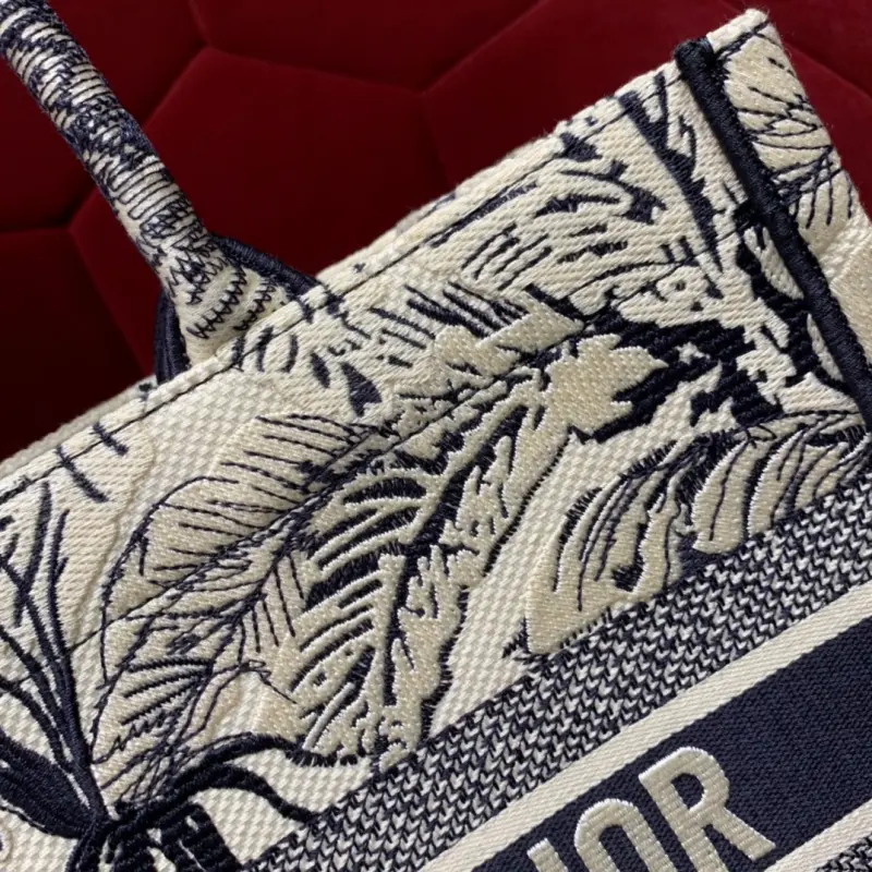 ML166 5 High Quality Bags - Image 6