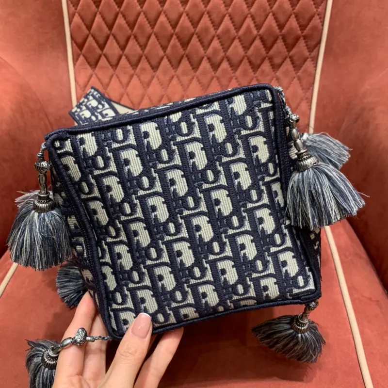 ML105 2 High Quality Bags - Image 5