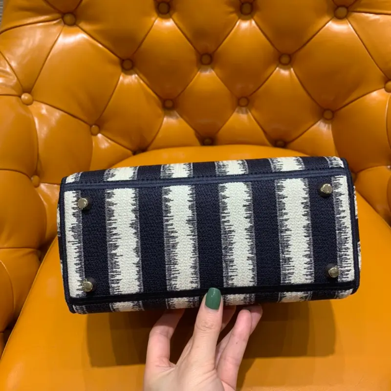 ML33 High Quality Bags - Image 6