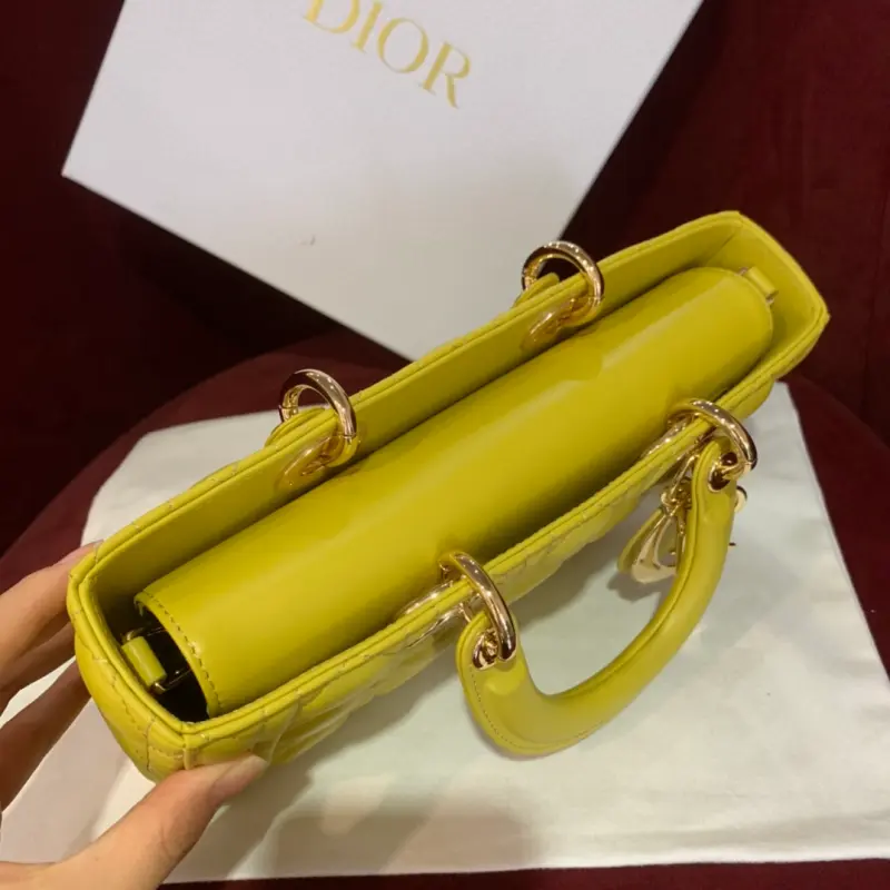 ML16 1 High Quality Bags - Image 6