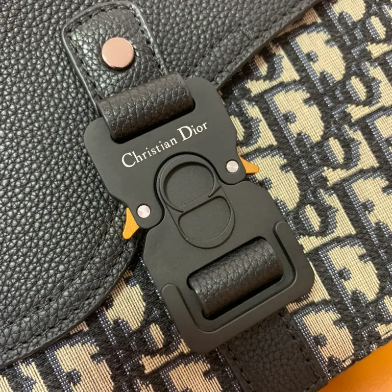 ML Saddle Messenger Bag 23cm High Quality Bags - Image 6