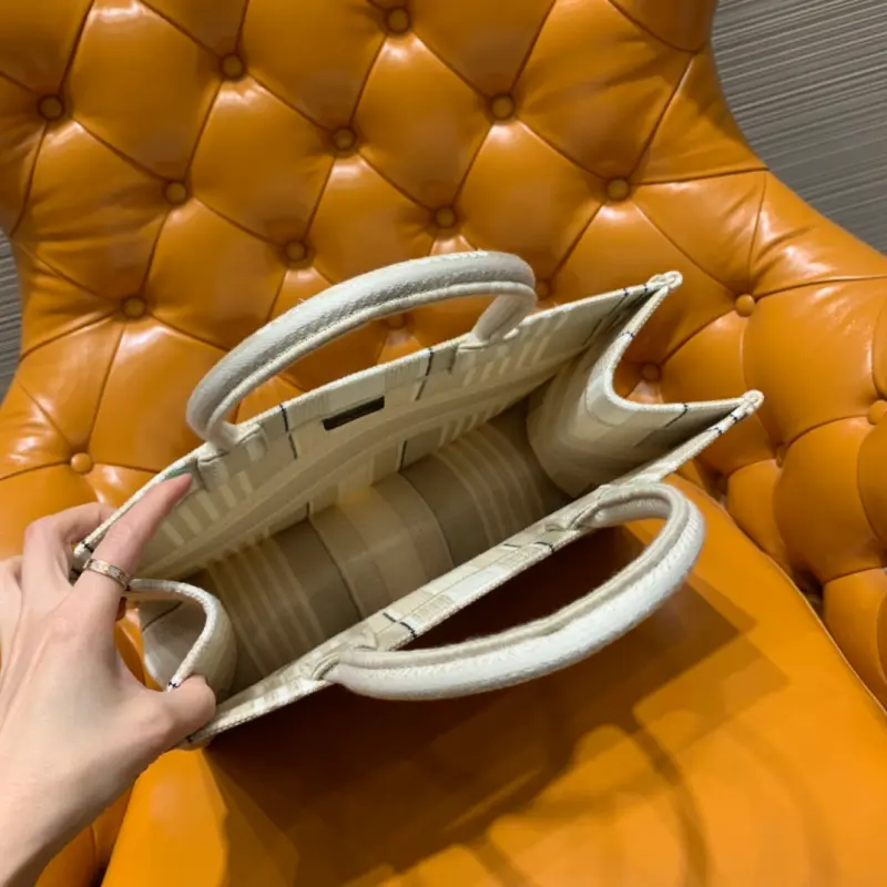 ML3 2 High Quality Bags - Image 6