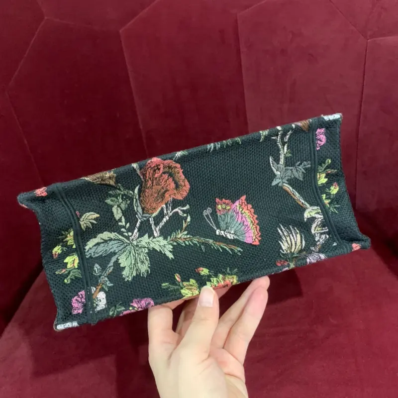 ML192 4 High Quality Bags - Image 5