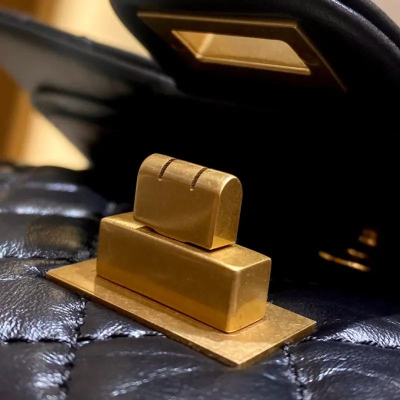 Medium 24cm High Quality Bags - Image 6