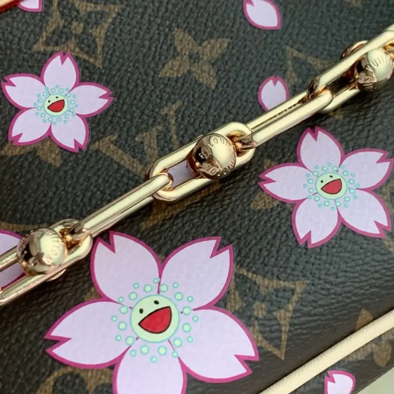 M13666 13x4x22cm High Quality Bags - Image 6