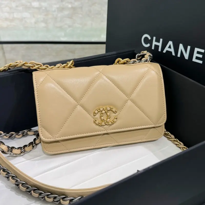 19Week CM 5 High Quality Bags - Image 10