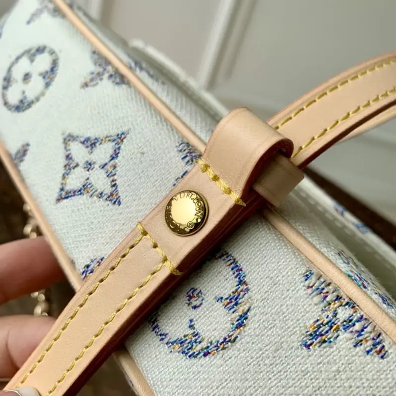 M83499 23.5x12x4.3cm High Quality Bags - Image 5