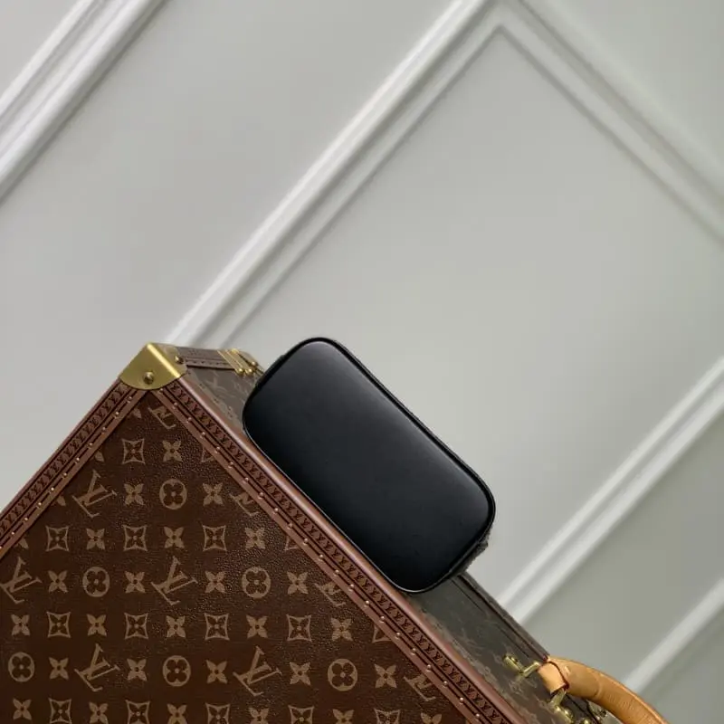 M82717 18x12x8cm High Quality Bags - Image 4