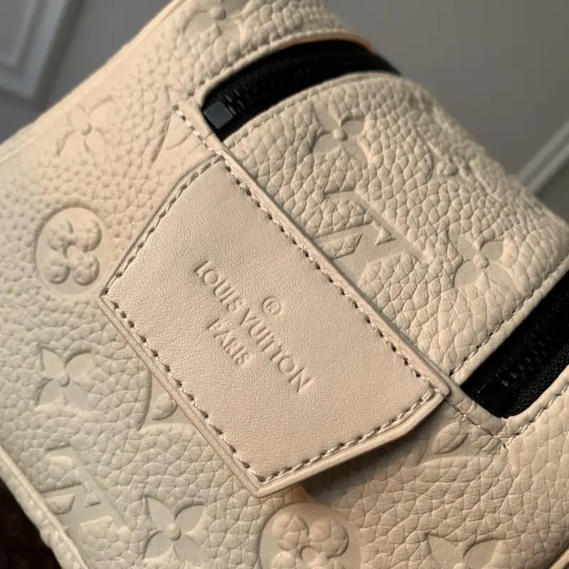 M82576 Leather S6 28x15x16.5cm High Quality Bags - Image 5