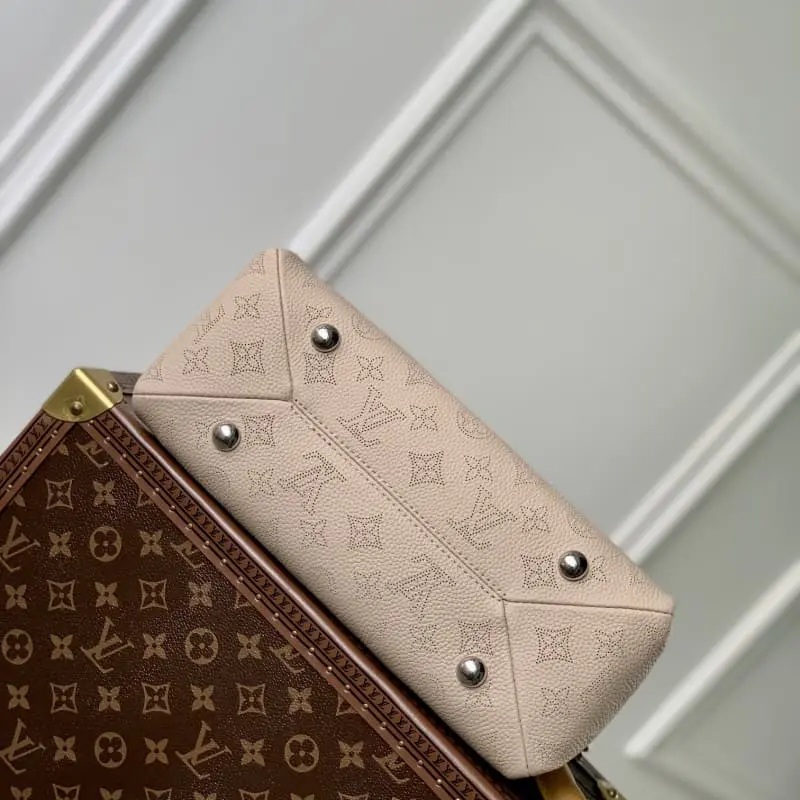 M24255 S1 29x18x13cm High Quality Bags - Image 5