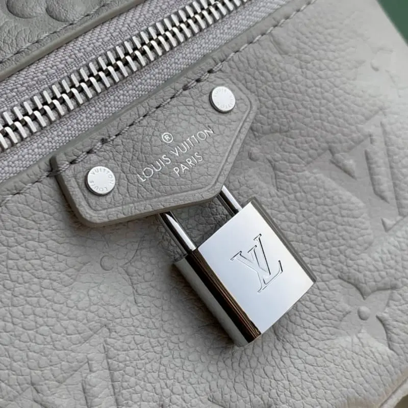 M13593 11.5x6.5x19cm High Quality Bags - Image 5