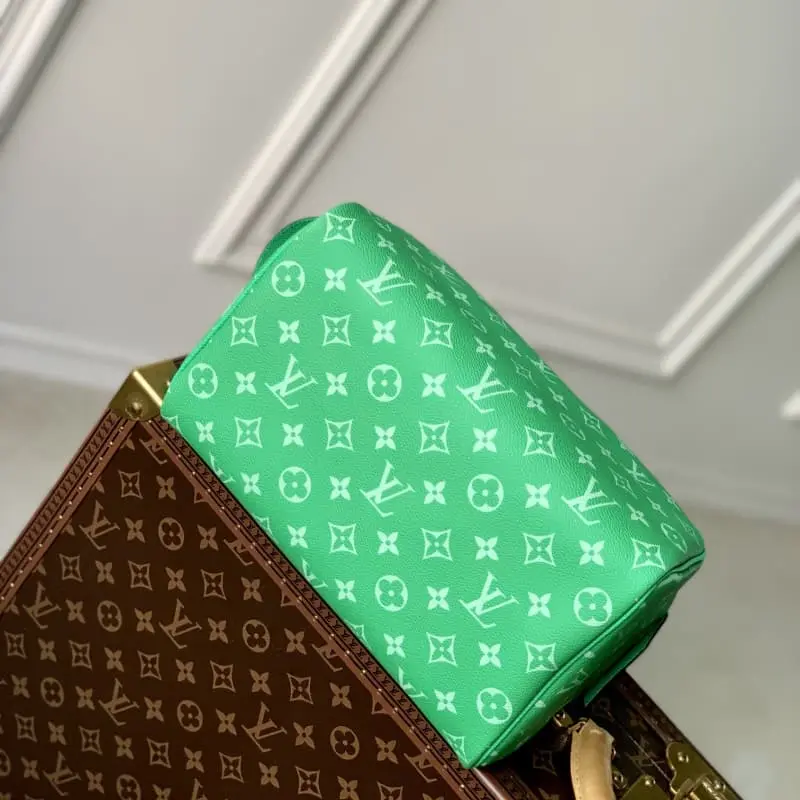 M31037 Green 28x16x13cm High Quality Bags - Image 5