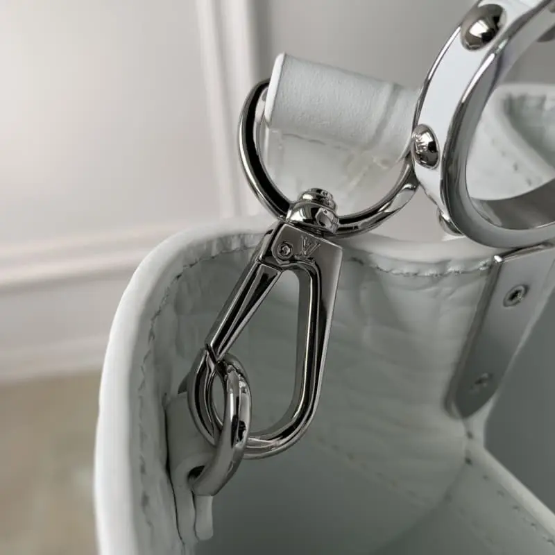 M48865 White Small 27x18x9cm High Quality Bags - Image 5