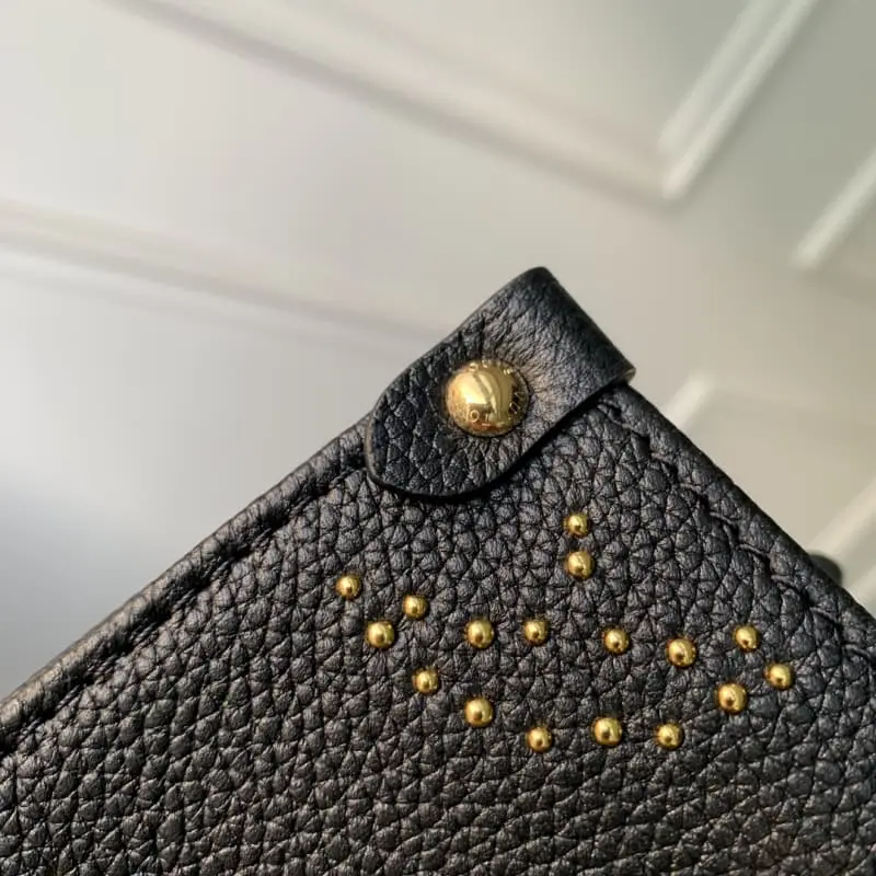 M46733 25x19x11.5cm High Quality Bags - Image 5