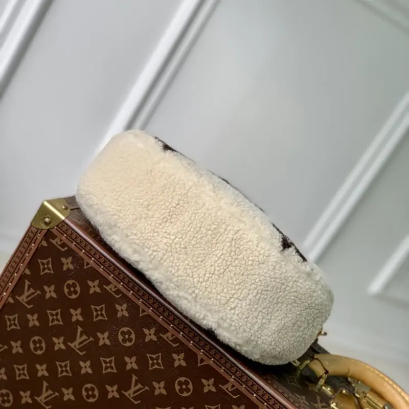 M23321 27.5x16x7cm High Quality Bags - Image 5