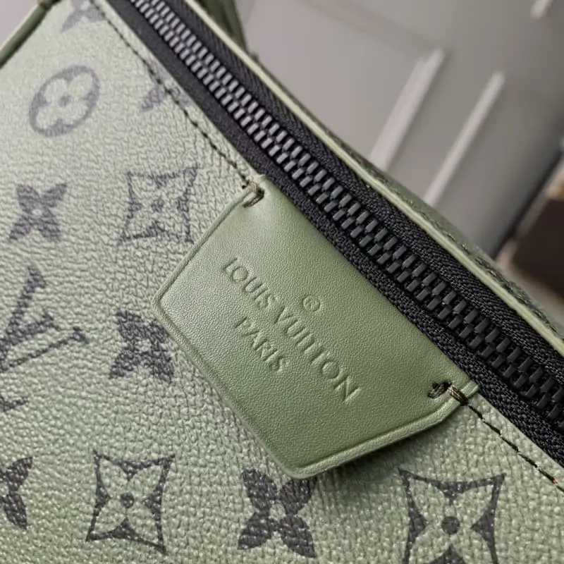 M23838 Green 24.5x16x4.5cm High Quality Bags - Image 5