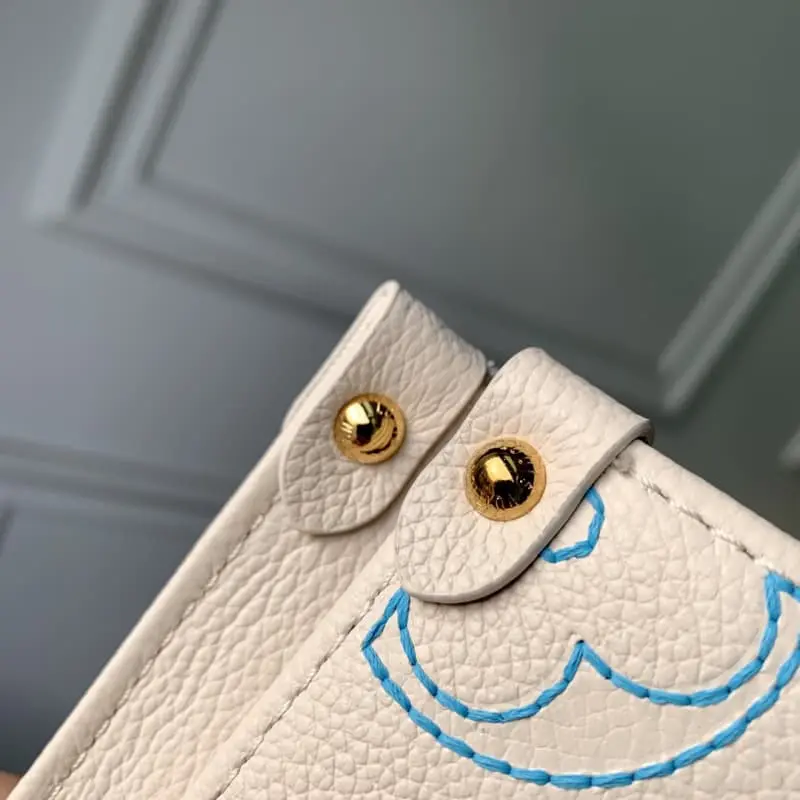 M46629 25x19x11.5cm High Quality Bags - Image 5